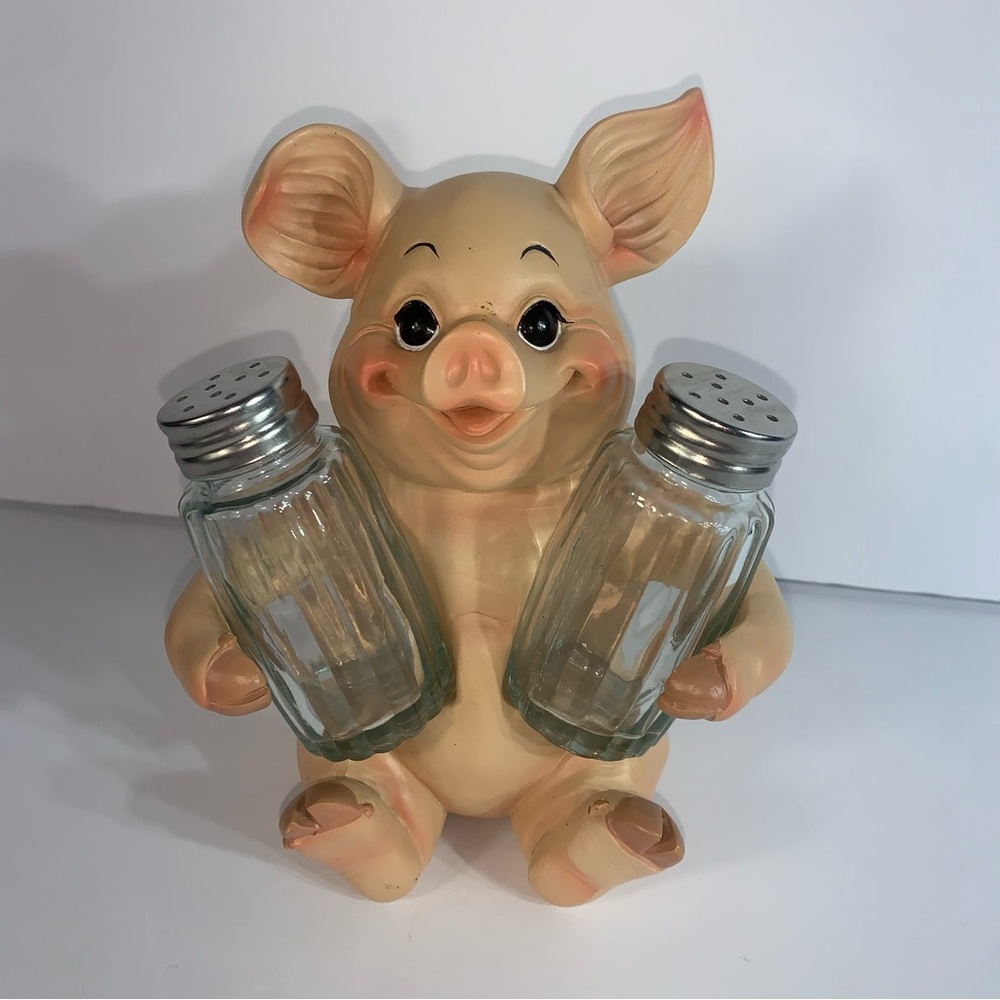 2019 DWK Country Farm Pig Salt & Pepper Shaker Caddy Piglet Happy Hog Kitchen